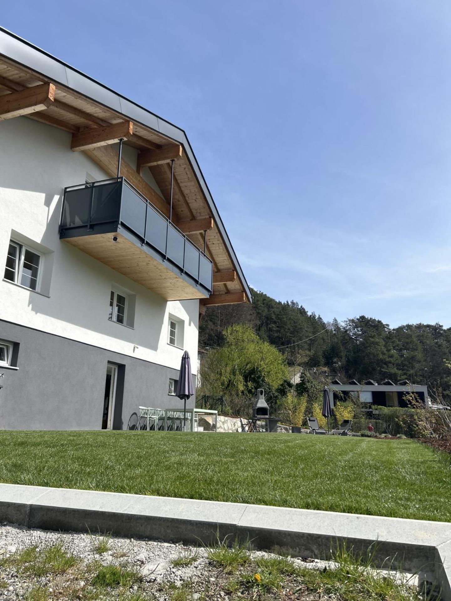 Mit Garten Und Panoramablick In Appartement *